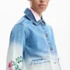 Jeansjacke mit Blumen Jeansjacke mit Blumen