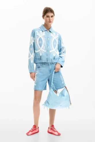 Jeansjacke mit Stickerei