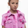 Jeansweste mit Blumenmuster Jeansweste mit Blumenmuster