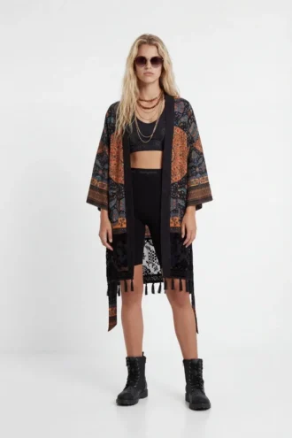 Kimono mit ethnischen Quasten