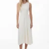 Kleid mit Ziernähten Kleid mit Ziernähten
