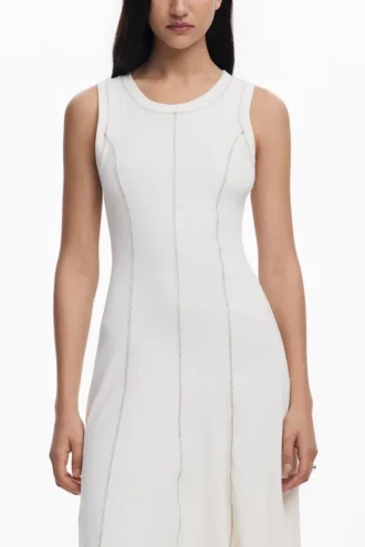 Kleid mit Ziernähten