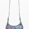 Kleine bedruckte Tasche mit Applikationen