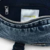 Kleine Denim-Umhängetasche mit Applikationen
