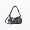 Kleine geflochtene Collage-Tasche