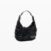 Kleine Tasche mit Blumen-Applikationen Kleine Tasche mit Blumen-Applikationen