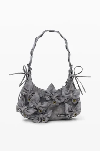 Kleine Tasche mit Schmetterlings-Applikationen