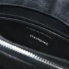 Kleiner Denim-Rucksack mit Zickzackmuster Kleiner Denim-Rucksack mit Zickzackmuster