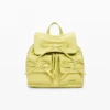Kleiner glänzender Rucksack mit Schleife Kleiner glänzender Rucksack mit Schleife