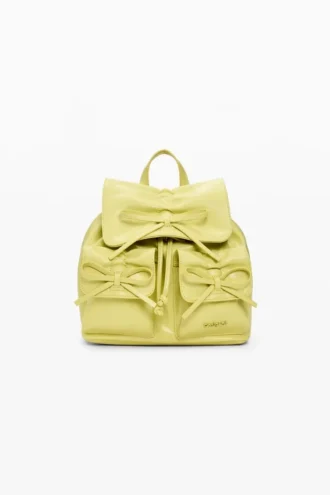 Kleiner glänzender Rucksack mit Schleife