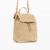 Kleiner Raffia-Rucksack mit Anhängern Kleiner Raffia-Rucksack mit Anhängern