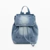 Kleiner Rucksack aus Denim mit Anhängern