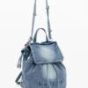 Kleiner Rucksack aus Denim mit Anhängern
