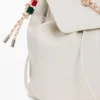 Kleiner Rucksack mit Anhängern Kleiner Rucksack mit Anhängern