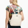 Kleiner Rucksack mit Gravuren Kleiner Rucksack mit Gravuren