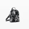 Kleiner Rucksack mit Schnallen Kleiner Rucksack mit Schnallen