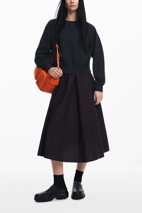 Kombiniertes einfarbiges Kleid Kombiniertes einfarbiges Kleid