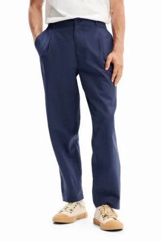 Konisch zulaufende Chino-Hose