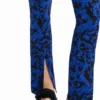 Kunstvolle Hose mit Schlitzen Kunstvolle Hose mit Schlitzen