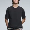 Kurzarm-T-Shirt mit Nahtdetails Kurzarm-T-Shirt mit Nahtdetails