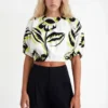 Kurze Bluse mit Blumenmuster Kurze Bluse mit Blumenmuster