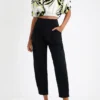 Kurze Bluse mit Blumenmuster Kurze Bluse mit Blumenmuster