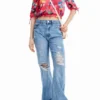 Kurze, geraffte Bluse mit Blumenmuster Kurze, geraffte Bluse mit Blumenmuster