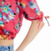 Kurze, geraffte Bluse mit Blumenmuster Kurze, geraffte Bluse mit Blumenmuster