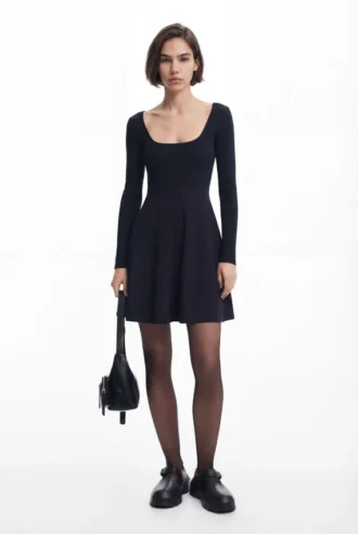 Kurzes, ausgestelltes Kleid