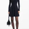 Kurzes, ausgestelltes Kleid Kurzes, ausgestelltes Kleid