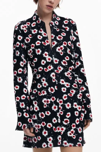 Kurzes Blumenhemdkleid