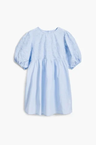 Kurzes Blumenkleid