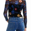 Kurzes, figurbetontes T-Shirt mit Blumenmuster