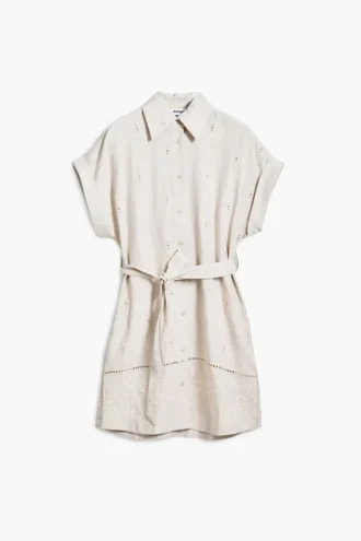 Kurzes Kleid mit Lochmuster