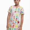 Kurzes Kleid mit Schriftzug Kurzes Kleid mit Schriftzug