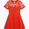 Kurzes Kleid mit Schriftzug Kurzes Kleid mit Schriftzug
