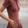 Kurzes, schillerndes Kleid