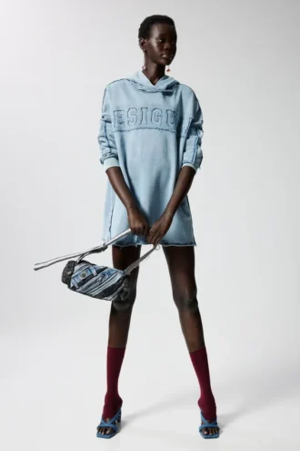 Kurzes Sweatshirt-Kleid