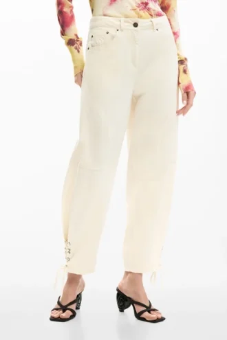 Lange Hose mit Bindegürtel
