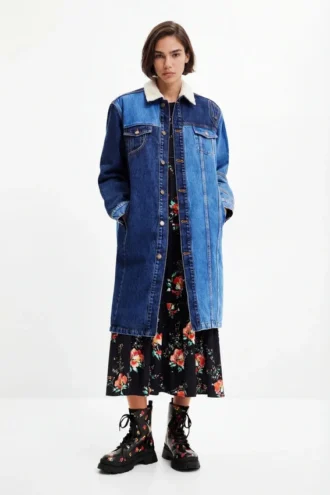 Lange, wattierte Jeansjacke