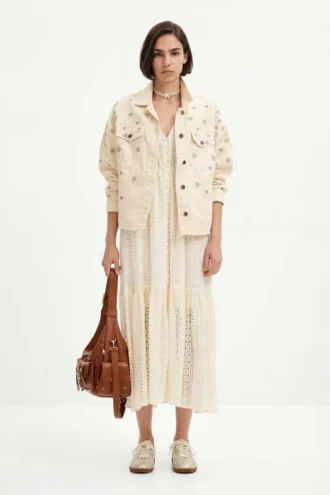 Langes besticktes Kleid