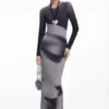 Langes Kleid mit Porträt Langes Kleid mit Porträt