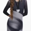 Langes Kleid mit Porträt Langes Kleid mit Porträt