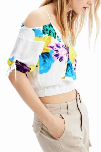 M. Christian Lacroix Kurze, geraffte Bluse mit Blumenmuster M. Christian Lacroix Kurze, geraffte Bluse mit Blumenmuster