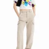 M. Christian Lacroix Kurze, geraffte Bluse mit Blumenmuster M. Christian Lacroix Kurze, geraffte Bluse mit Blumenmuster