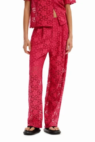 Maßgeschneiderte Hose aus floraler Spitze