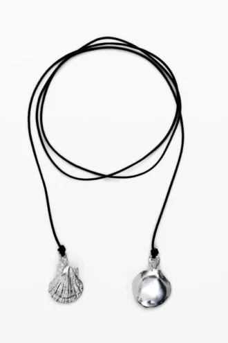 Mehrfach verstellbarer Anhänger mit versilberter Lederkette Zalio Mehrfach verstellbarer Anhänger mit versilberter Lederkette Zalio