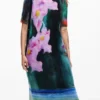 Midi-Kleid mit Blumenmuster Midi-Kleid mit Blumenmuster