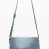 Mittlere Denim-Tasche mit Anhängern Mittlere Denim-Tasche mit Anhängern