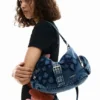Mittlere Denim-Tasche mit Blumenmuster Mittlere Denim-Tasche mit Blumenmuster